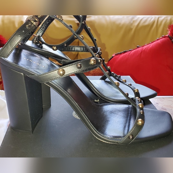 Versace MultiGalvanica Medusa Black/Gold Medallion Block Heel Leather Sandals - Picture 5 of 13